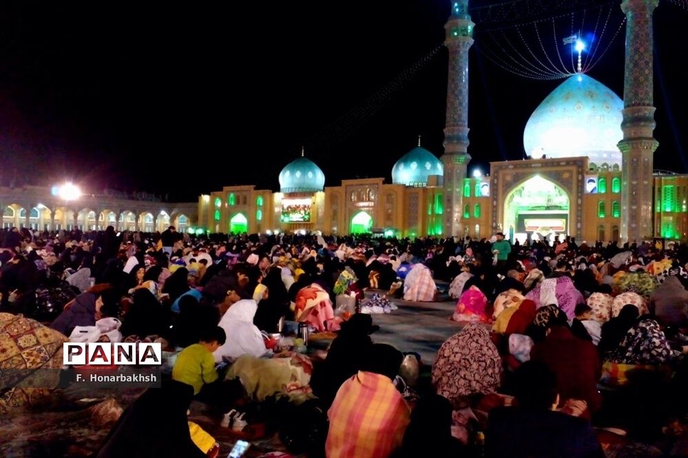 مراسم احیای شب بیست و سوم ماه رمضان در قم