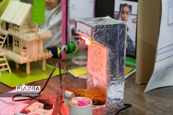 نمایشگاه طرح جابربن‌حیان در مدارس ناحیه یک بهارستان