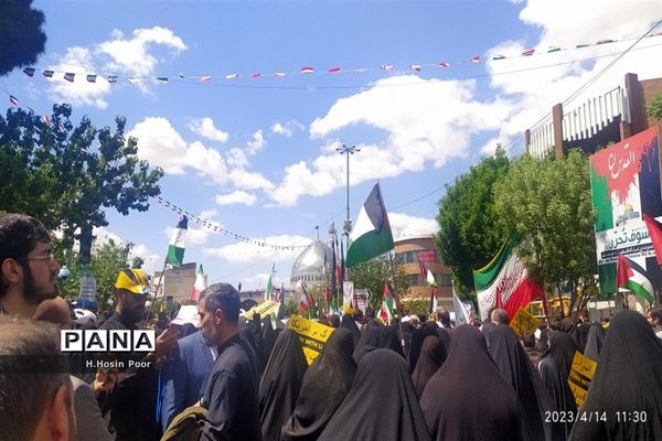 حضور کودکان قمی در راهپیمایی روز قدس