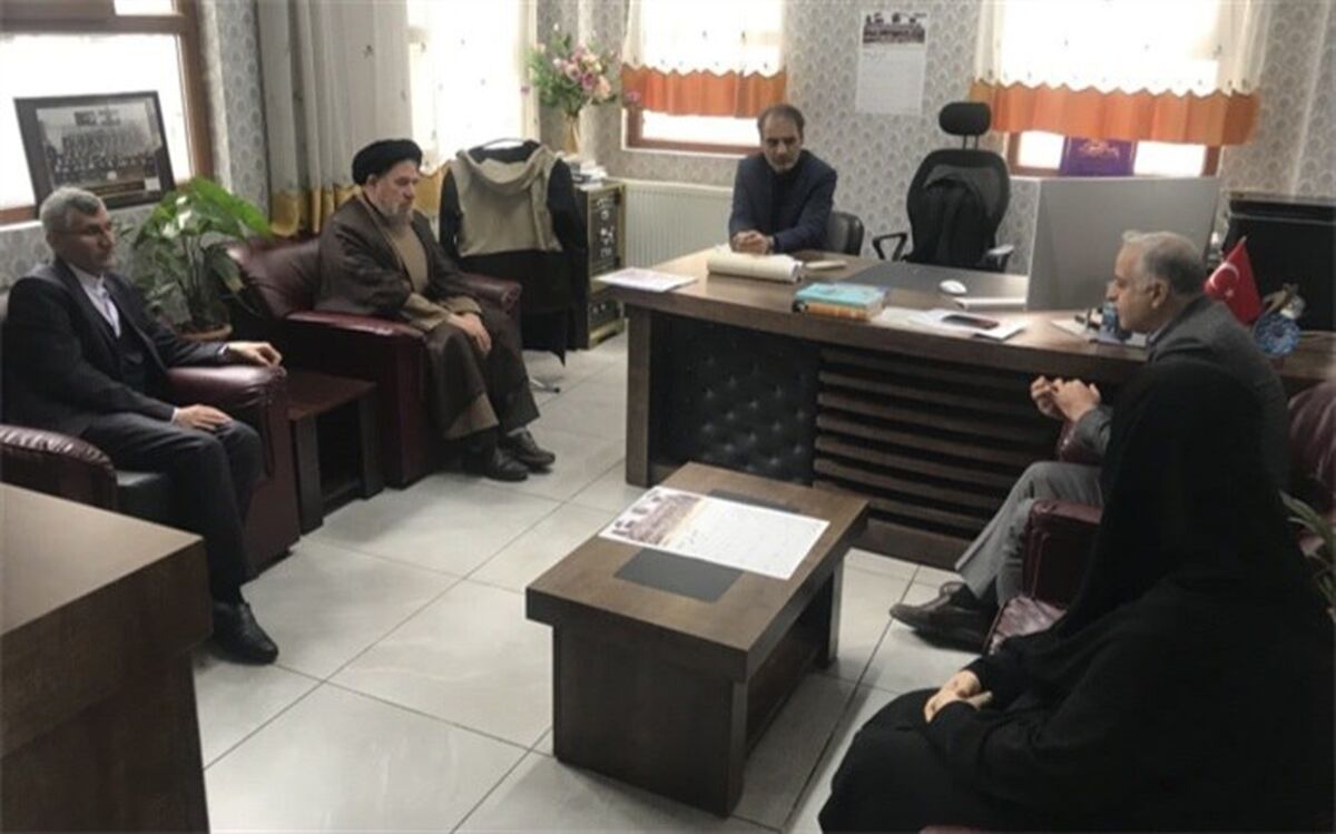 بازدید رئیس مجمع نمایندگان شمالغرب کشور از مدرسه فجر ایرانیان استانبول