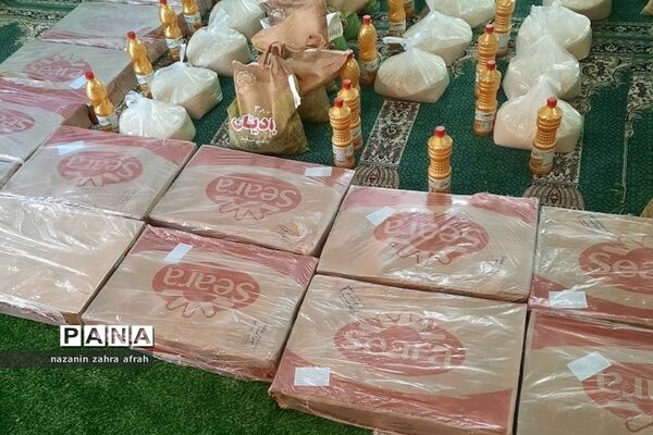 کمک‌های مومنانه در دبستان ارشاد رودهن به خانواده‌های نیازمند دانش‌آموزان
