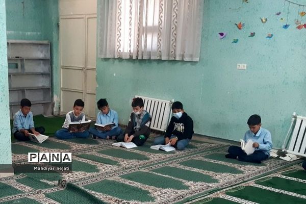 محفل انس با قرآن در دبستان ارشاد رودهن