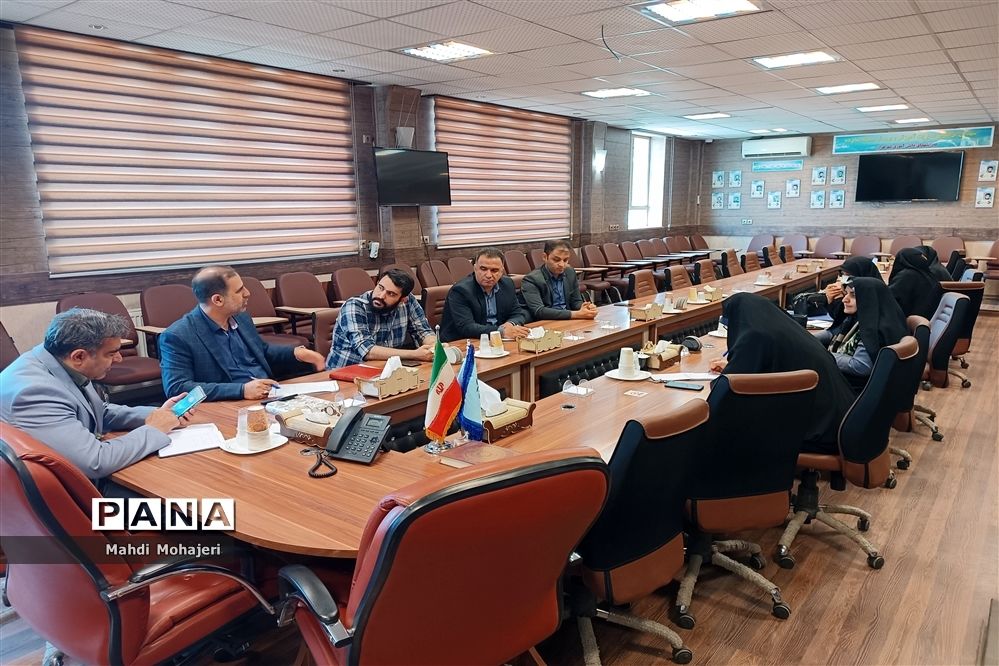 جلسه کمیته فرهنگی ششمین کنگره شهدای دانش‌آموزی منطقه ۱۶