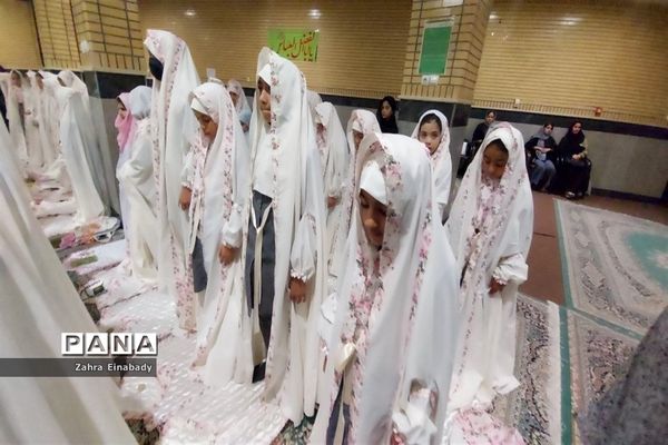 برگزاری مراسم افطاری روزه اولی‌های مدرسه حاجیه نوری ملارد