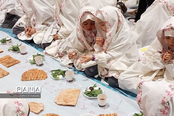 برگزاری مراسم افطاری روزه اولی‌های مدرسه حاجیه نوری ملارد