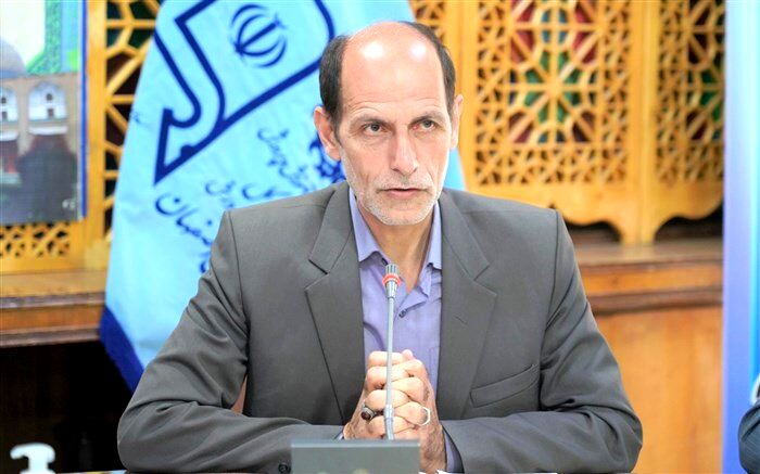تمامی دستگاه‌های اجرایی استان اصفهان پای کار تکریم شایسته مقام معلم بیایند