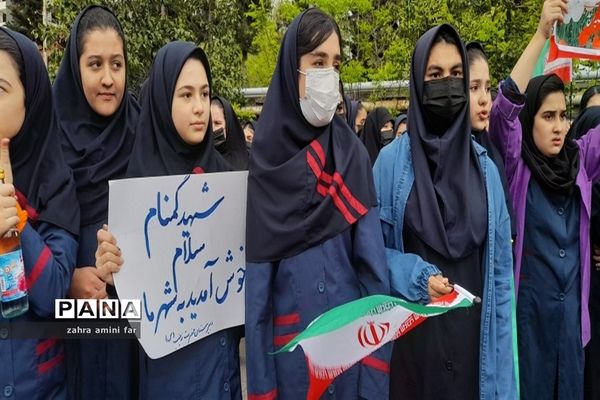 تشییع پیکر شهدا توسط دانش‌آموزان شهرستان نور