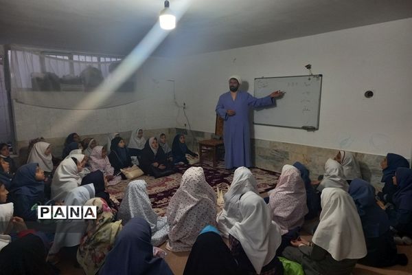 ضیافت افطاری در مدارس دخترانه شهرستان کاشمر