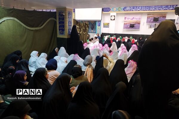 حضور دانش‌آموزان ناحیه ۳ شیراز  در مسجد امام حسین (ع) شهرک مهدی آباد