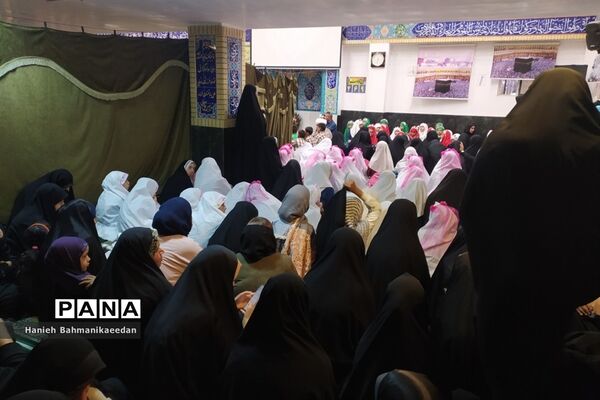 حضور دانش‌آموزان ناحیه ۳ شیراز  در مسجد امام حسین (ع) شهرک مهدی آباد