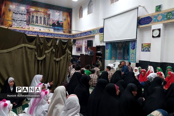 حضور دانش‌آموزان ناحیه ۳ شیراز  در مسجد امام حسین (ع) شهرک مهدی آباد