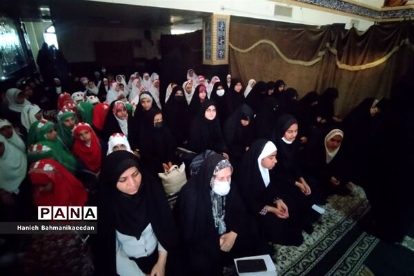 حضور دانش‌آموزان ناحیه ۳ شیراز  در مسجد امام حسین (ع) شهرک مهدی آباد