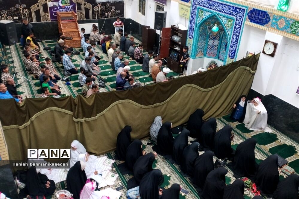 حضور دانش‌آموزان ناحیه ۳ شیراز  در مسجد امام حسین (ع) شهرک مهدی آباد