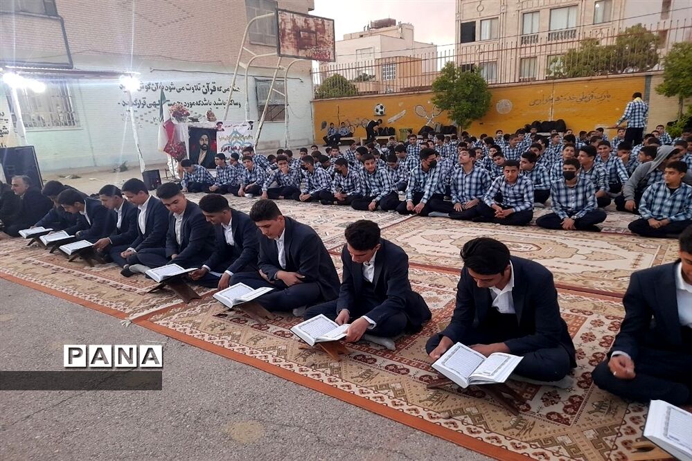 برنامه ضیافت افطاری با حضور رئیس کل دادگستری استان فارس