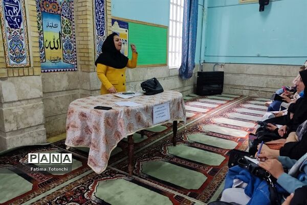 برگزاری کارگاه آموزش خانواده با موضوع پیشگیری از آسیب‌های فضای مجازی در دبستان بعثت ناحیه 3 شیراز