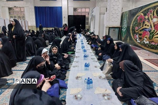 تجلیل ازدانش‌آموزان برتر مسابقات قرآن، عترت و نماز مدارس ناحیه 2 شهرری