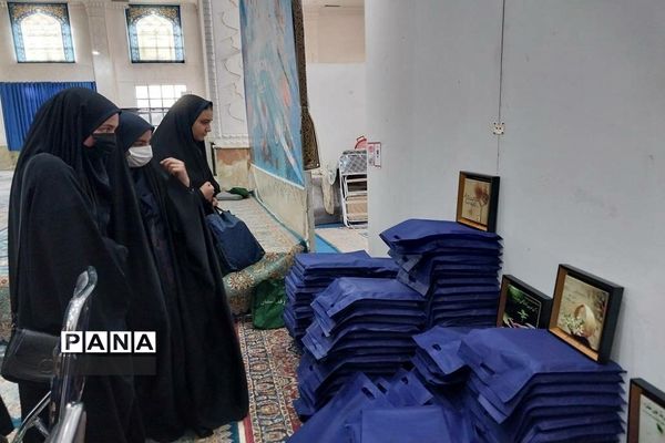 تجلیل ازدانش‌آموزان برتر مسابقات قرآن، عترت و نماز مدارس ناحیه 2 شهرری