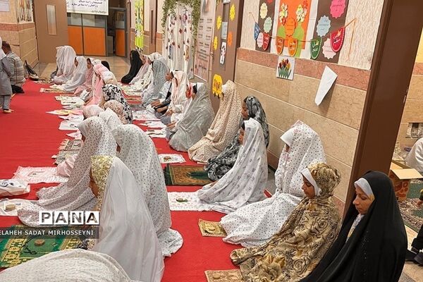 برگزاری مراسم افطاری دانش‌آموزی در دبستان دخترانه ایثار۳  فشافویه