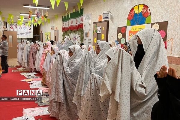 برگزاری مراسم افطاری دانش‌آموزی در دبستان دخترانه ایثار۳  فشافویه