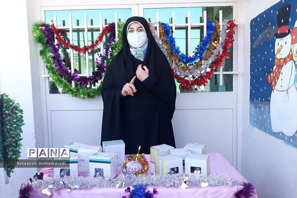 تقدیر از نفرات برتر قرآنی در دبستان حضرت زهرا(س)۲ رودهن