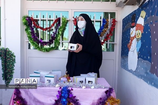 تقدیر از نفرات برتر قرآنی در دبستان حضرت زهرا(س)۲ رودهن