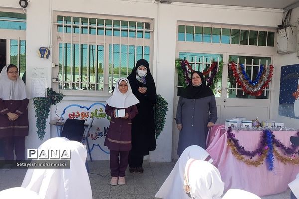 تقدیر از نفرات برتر قرآنی در دبستان حضرت زهرا(س)۲ رودهن