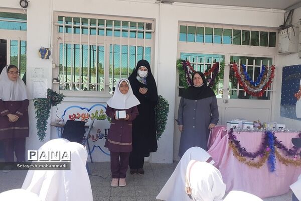 تقدیر از نفرات برتر قرآنی در دبستان حضرت زهرا(س)۲ رودهن