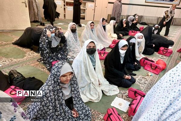 شرکت دانش‌آموزان منطقه ۱۳ در محفل انس با قرآن مسجد بقیة الله