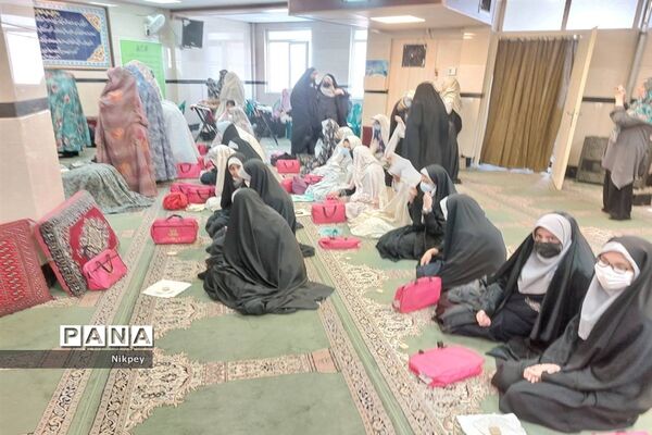 شرکت دانش‌آموزان منطقه ۱۳ در محفل انس با قرآن مسجد بقیة الله