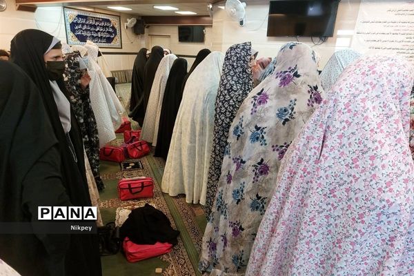 شرکت دانش‌آموزان منطقه ۱۳ در محفل انس با قرآن مسجد بقیة الله