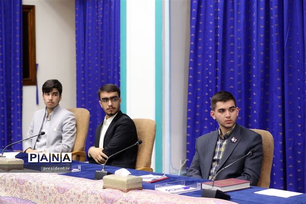 نشست رمضانی رئیس جمهوری با جمعی از نوجوانان