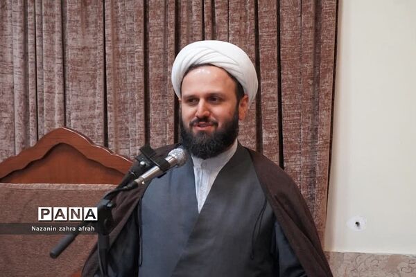 نشست صمیمی مدیران و معاونان پرورشی مدارس در دفتر امام جمعه رودهن