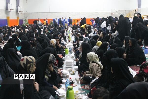 طرح اکرام ایتام در ورزشگاه ثامن الائمه ناحیه ۵ مشهد مقدس