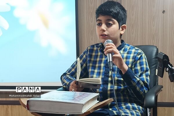 تجلیل از دانش‌آموزان برتر قرآنی دبیرستان شهید کلهر شهریار