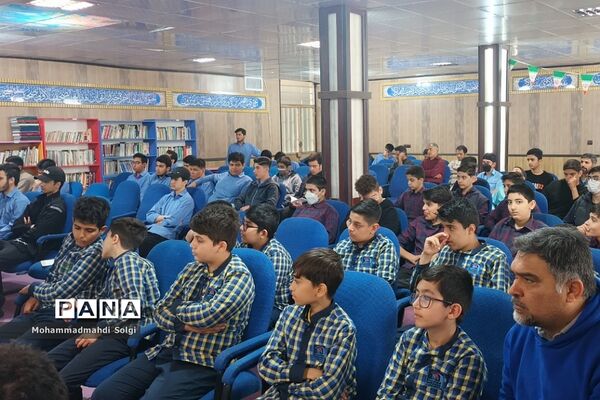 تجلیل از دانش‌آموزان برتر قرآنی دبیرستان شهید کلهر شهریار