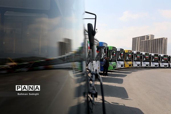 رونمایی از ۴۰ دستگاه اتوبوس شرکت واحد