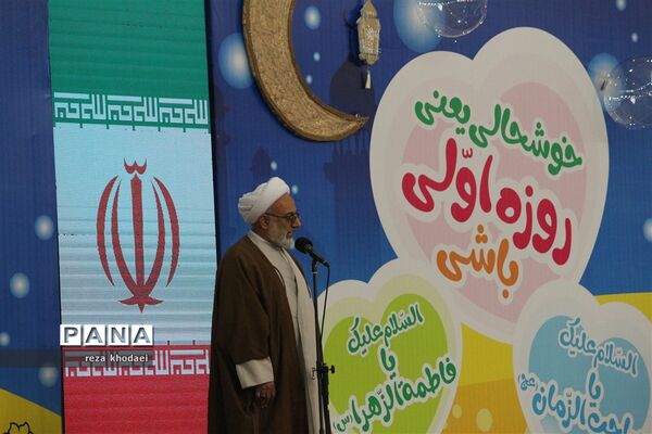 جشن بزرگ  ۱۰ هزار نفری دختران روزه اولی در تبریز -۲