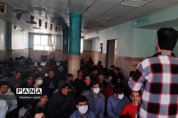 کارگاه آموزشی مهارت‌های زندگی ویژه دانش‌‌آموزان در دبیرستان دارالفنون رودهن