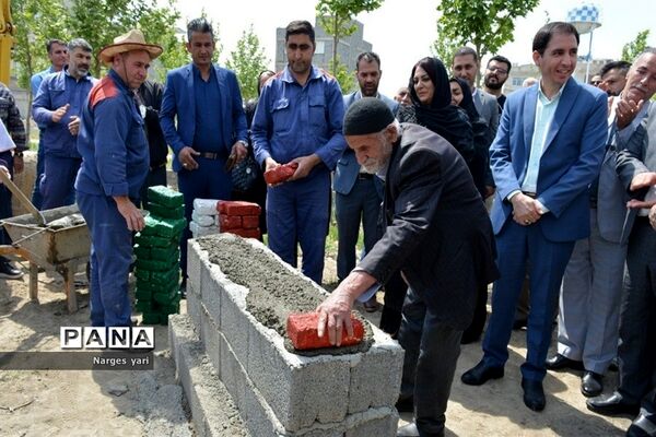 آیین کلنگ‌زنی ساخت 2 مدرسه در حصار زیرک شهریار
