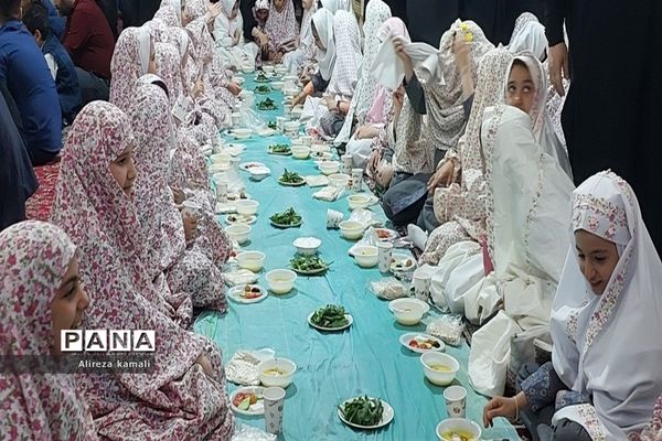 برگزاری افطاری روزه اولی‌ها در آموزشگاه شقایق‌ها صفادشت