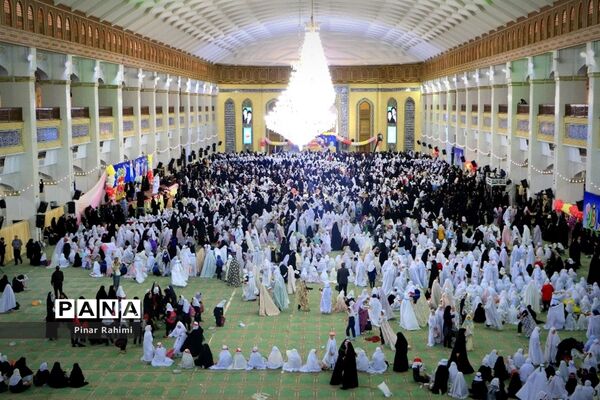 اجتماع بزرگ ۱۰ هزار دانش‌آموز دختر روزه اولی  در تبریز-۱