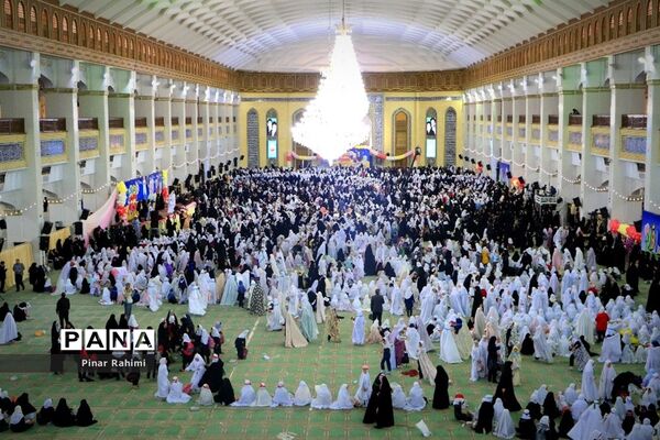 اجتماع بزرگ ۱۰ هزار دانش‌آموز دختر روزه اولی  در تبریز-۱