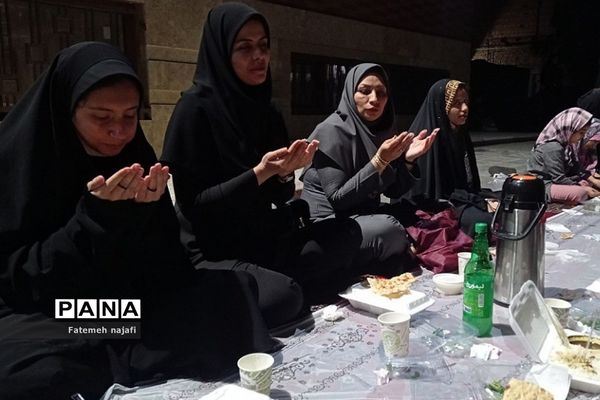 برگزاری افطاری دانش‌آموزی دبیرستان آیت‌الله ‌خامنه‌ای در بهارستان 2