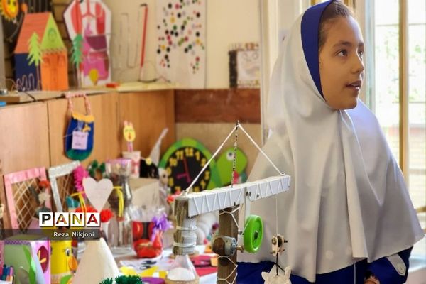 بازدید مسئولان از نمایشگاه طرح جابربن‌حیان ناحیه یک بهارستان