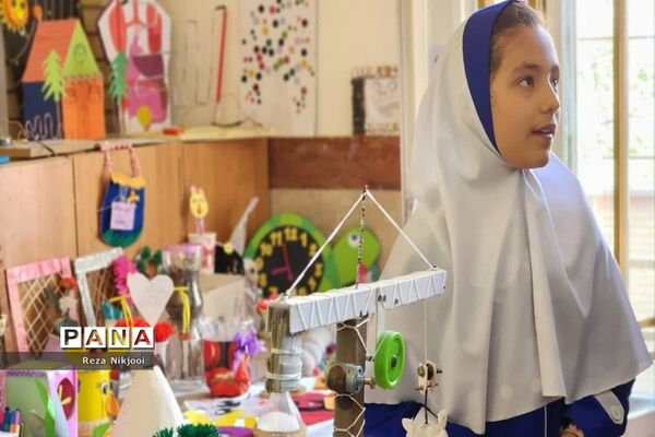 بازدید مسئولان از نمایشگاه طرح جابربن‌حیان ناحیه یک بهارستان