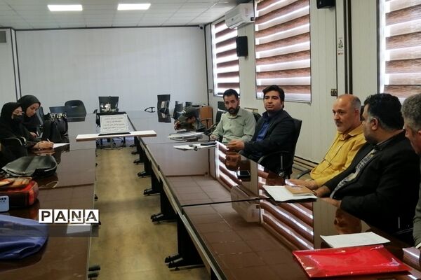 نشست هم‌اندیشی مدیران مدارس مقاطع متوسطه فشافویه