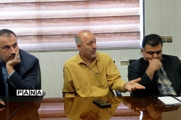 نشست هم‌اندیشی مدیران مدارس مقاطع متوسطه فشافویه