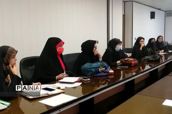 نشست هم‌اندیشی مدیران مدارس مقاطع متوسطه فشافویه