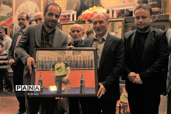 آیین تجلیل از پهلوان «محسن عاصی» در قم