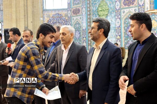 محفل بزرگ انس با قرآن کریم در ایلام